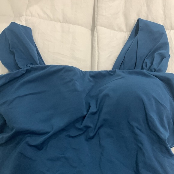 Woman’s bathing suit - Picture 4 of 7